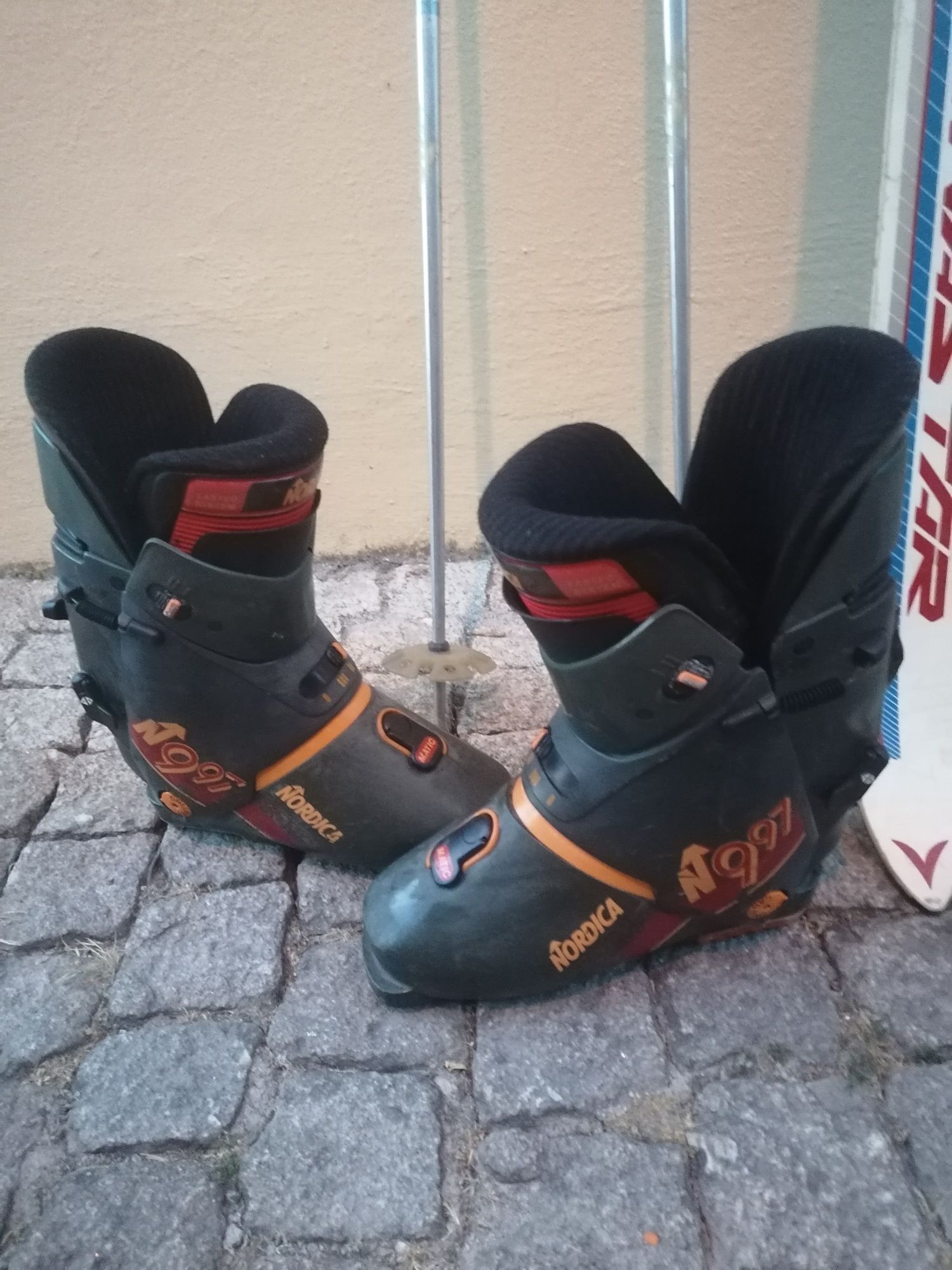 Skis botas stick para esquiar na neve