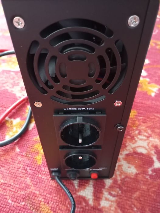 Джерело безперебійного живлення Volt Polska 800 W