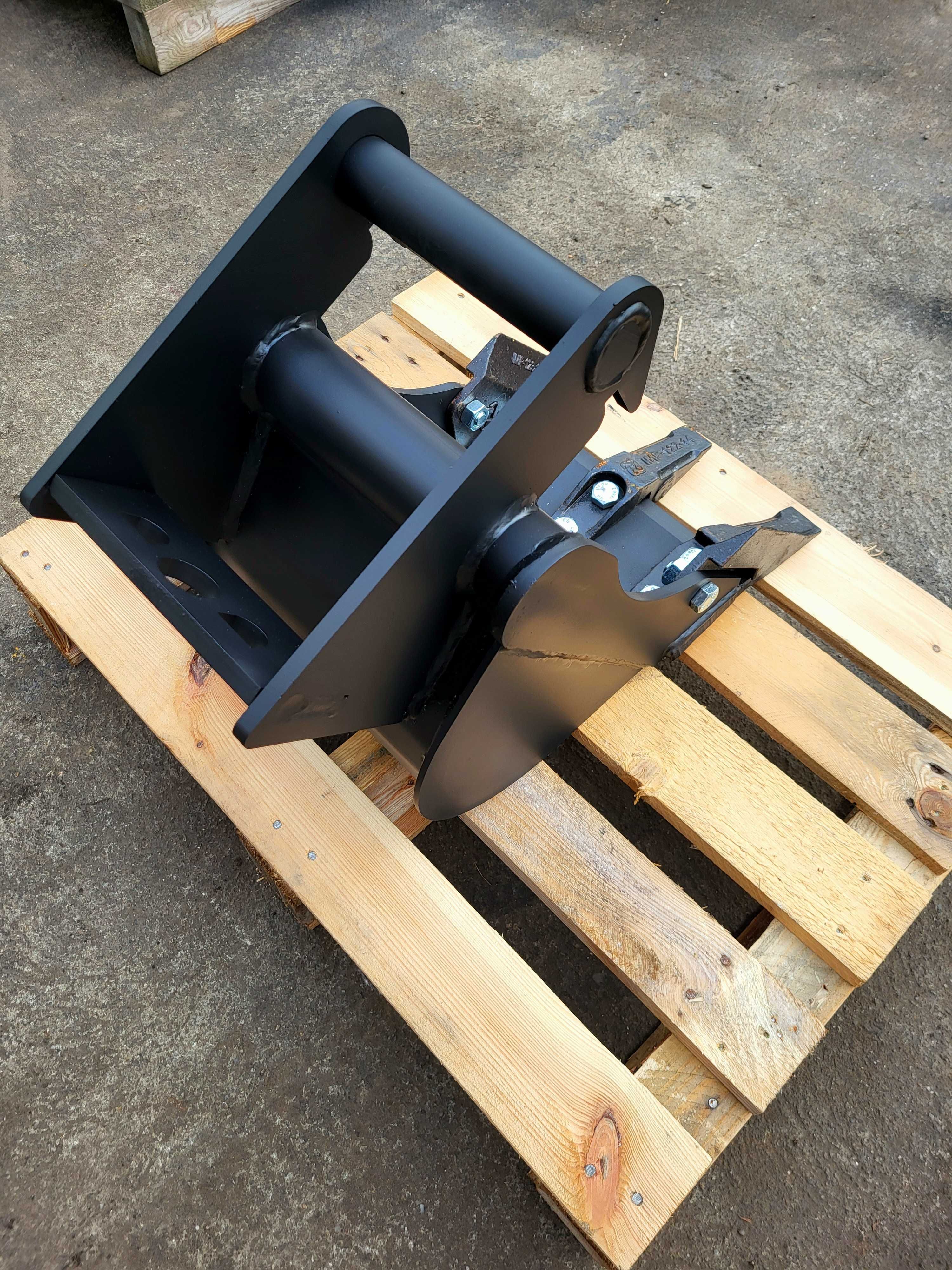 Łyżka kopiąca 30cm do minikoparki JCB 8014/8015/8016/8017/8018