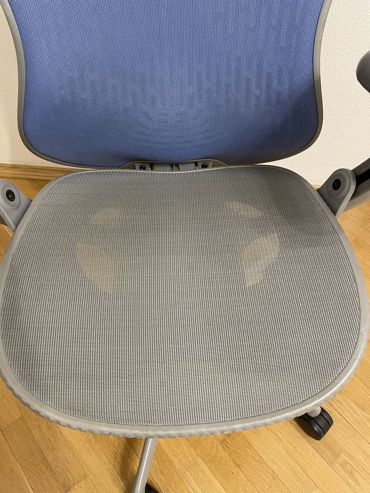 крісло Herman Miller Aeron mirra
