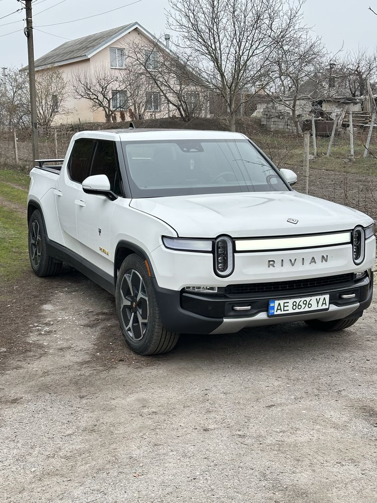 RIVIAN R1T Adventure