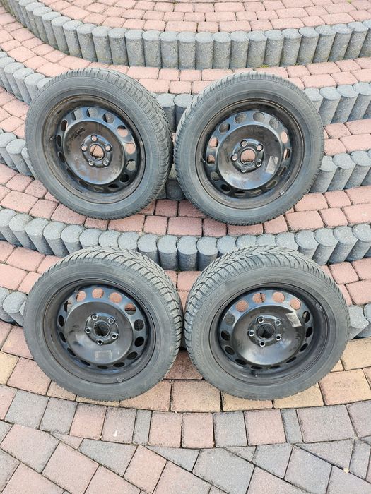 Opony zimowe z felgami