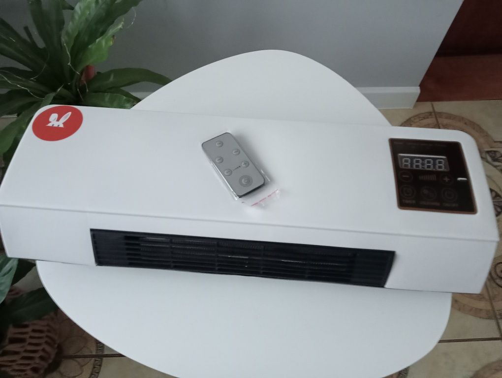 Grzejnik termowentylator ceramiczny.