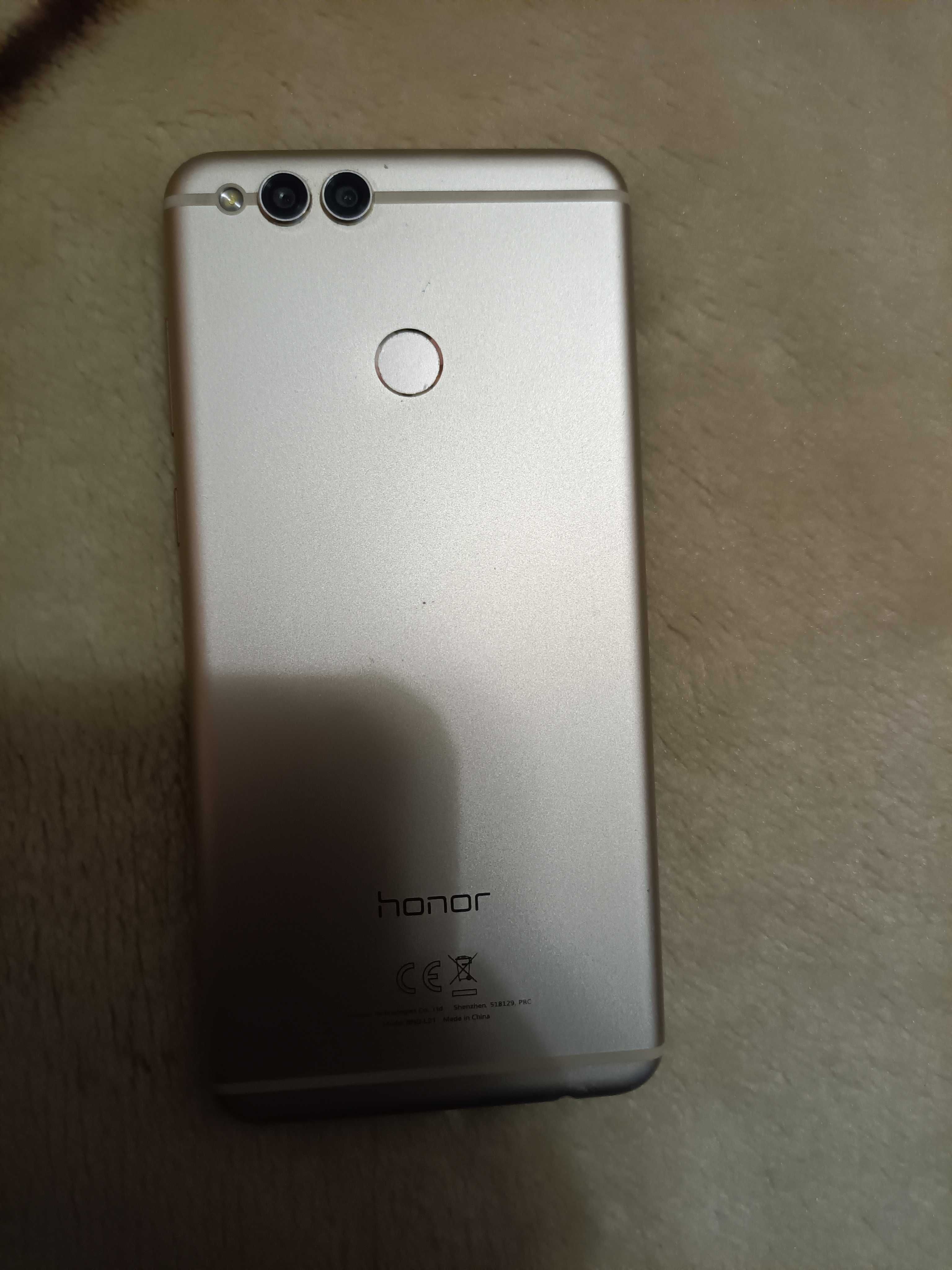 Продам б/у смартфон Honor 7X 4/64Gb (BND-L21)