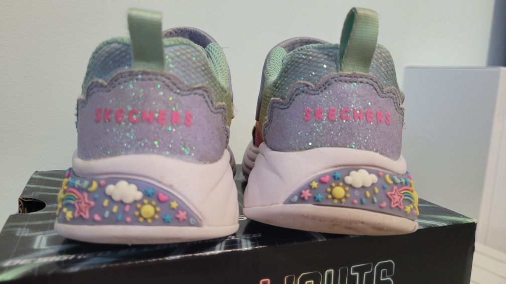 Buciki Skechers r22
