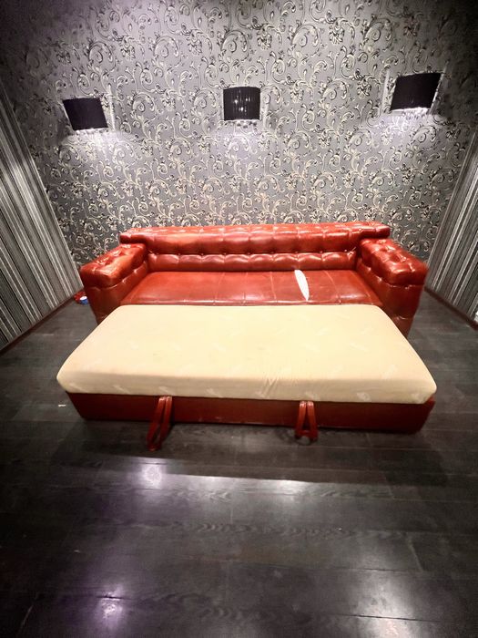 Продам диван з кожзама