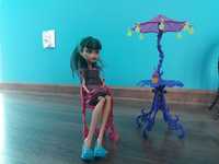 Monster High Cleo de Nile + Stolik z krzesłem