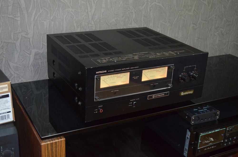 Усилитель мощности Hitachi HMA-8300