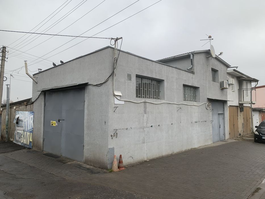 Бокс мойка и жилой комплекс