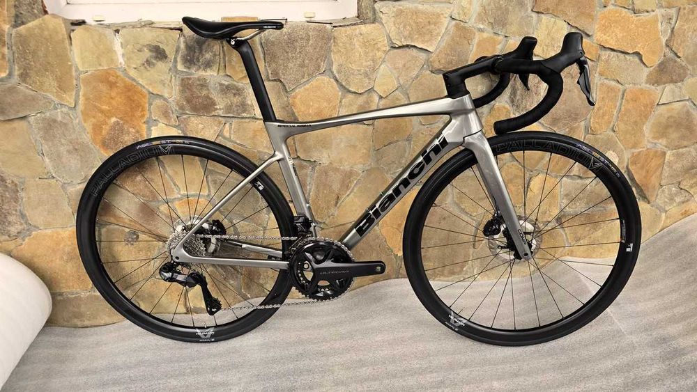 Карбоновий шосейний велосипед Bianchi SPECIALISSIMA Ultegra Di2 12s