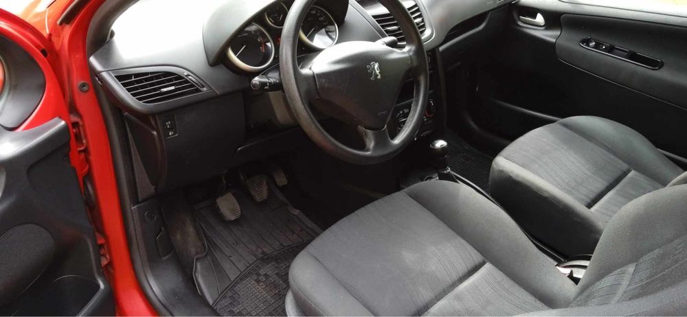 Peugeot 207 benzyna 1.4