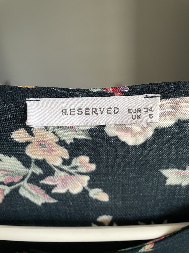 Продам плаття reserved