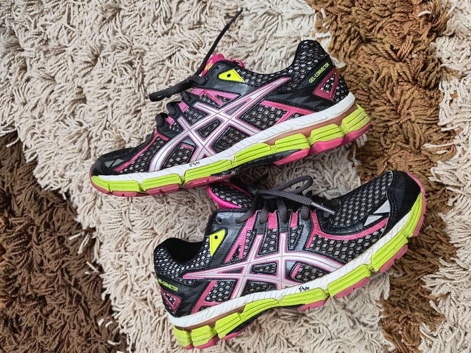 Buty sportowe damskie