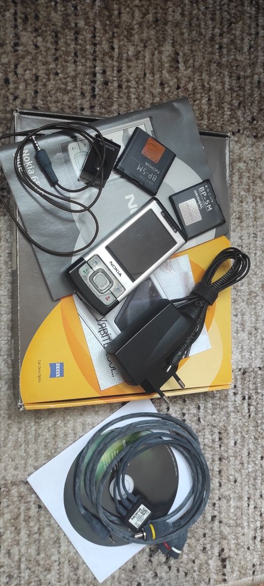 Мобільний телефон Nokia 6500 slide