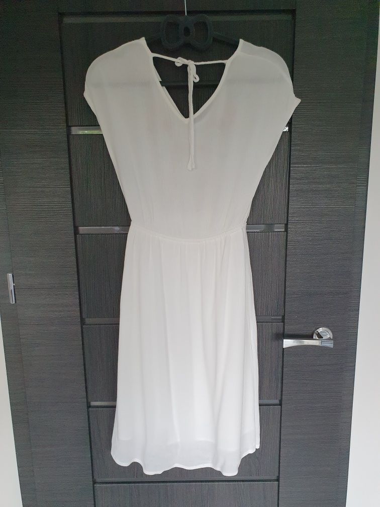Sukienka 36/S boho biała w kwiaty