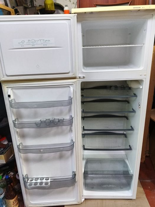 Холодильник Snaige