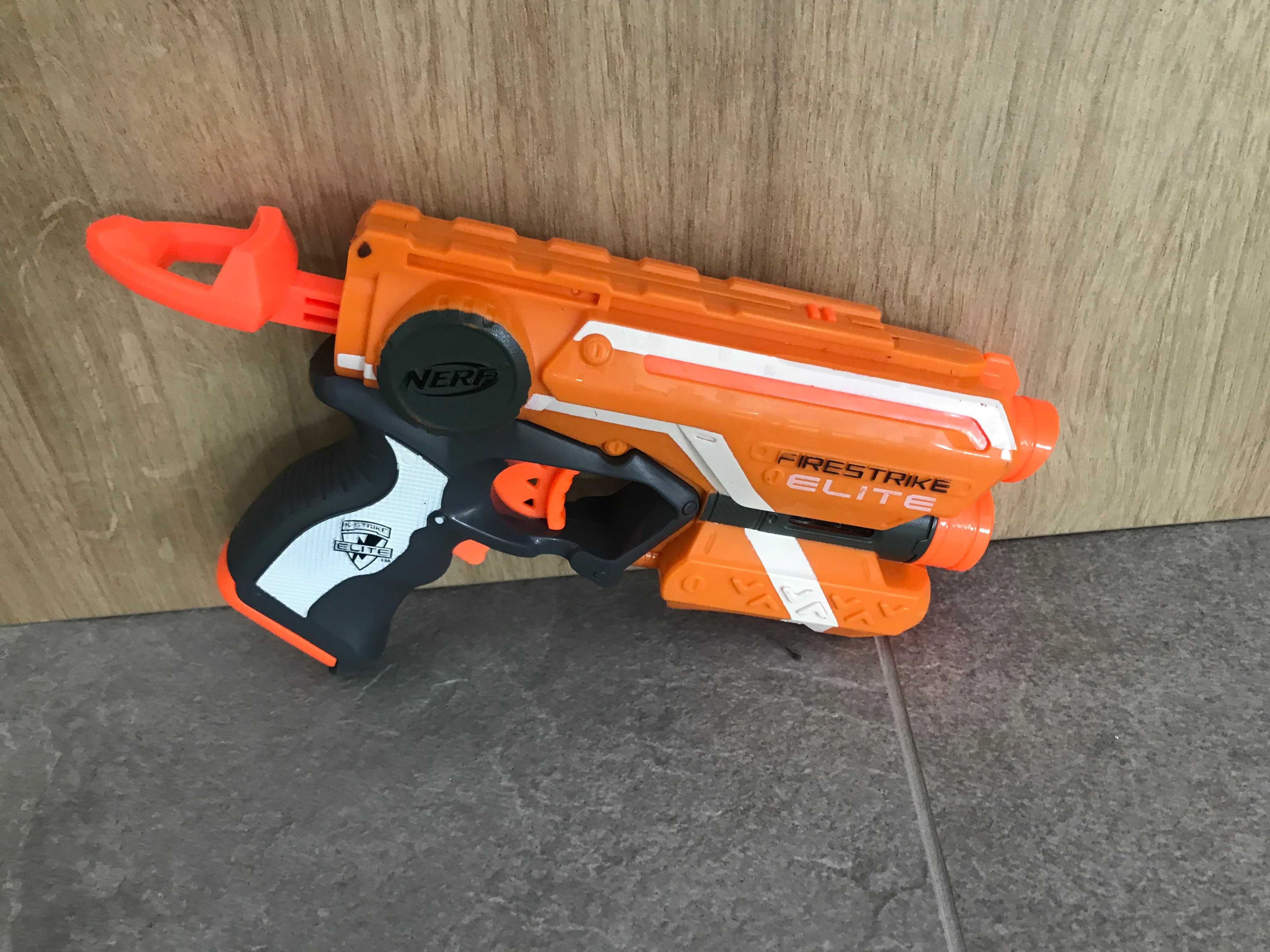 Używany Nerf Elite Firestrike