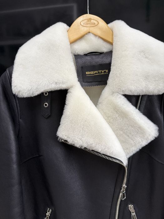 Шкіряна з натуральним хутром дублянка