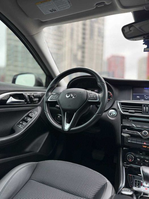 Продаж Infiniti QХ30