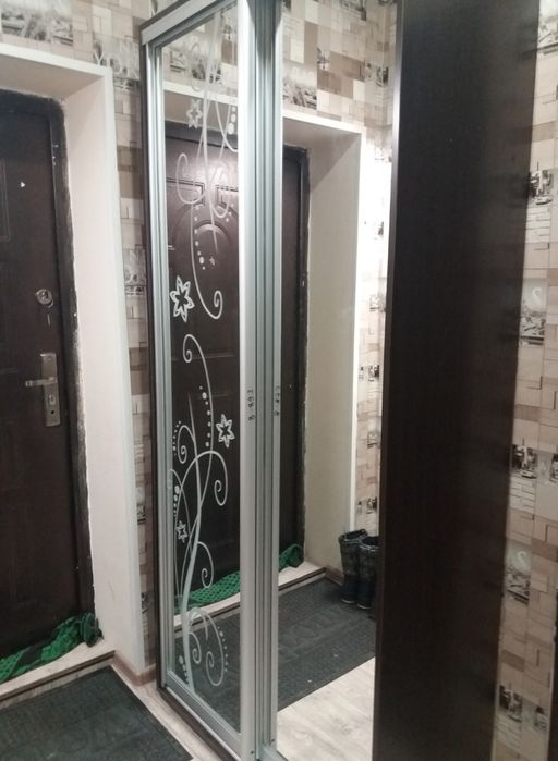 Продам шкаф в прихожую