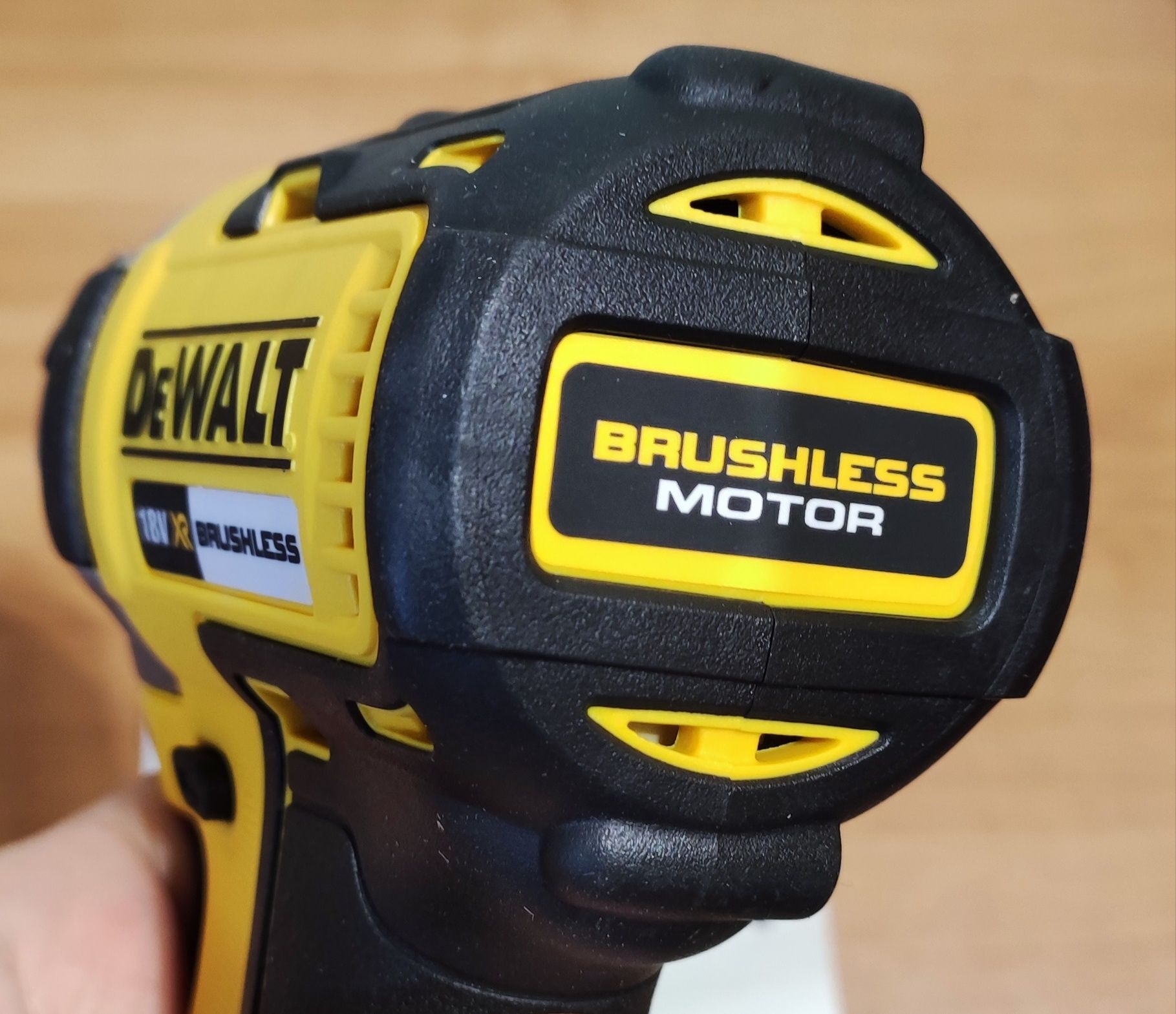 Dewalt dcf887 brushless оригінал із Англії