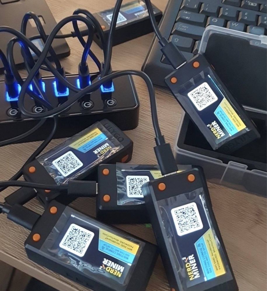 Продам соло майнер nerd miner v2, асик jingleminer