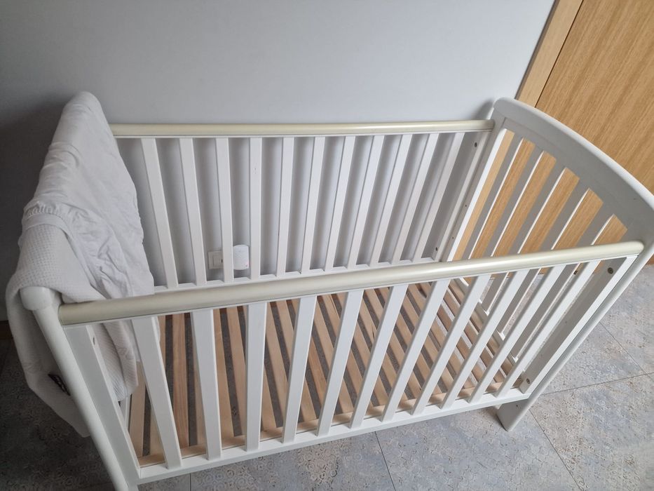 Łóżeczko dziecięce białe TROLL model Nicole