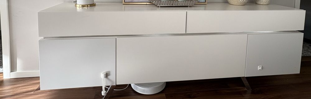 Aparador lacado branco- laskasas com 2 gavetas e 3 portas