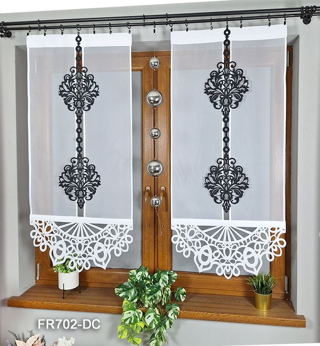 Firany Panelowe – Zestaw 2 Paneli Z Ażurem I  Dekorem – Fr702-Dc-130