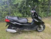 Skuter 125cm3 Piaggio X7 z kufrem 2 kluczyki