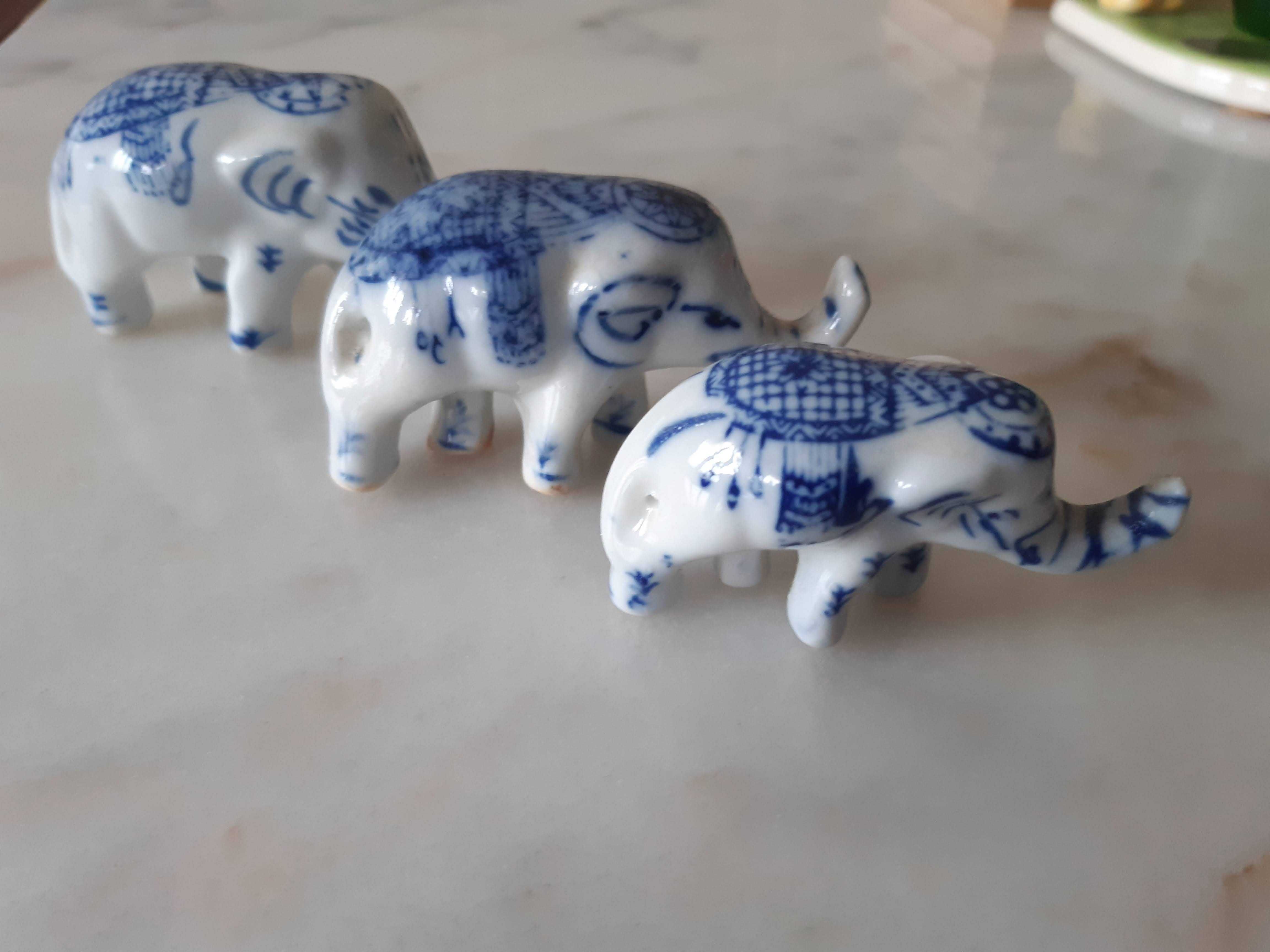 Conjunto 3 elefantes porcelana, vintage, anos 80, excelente estado