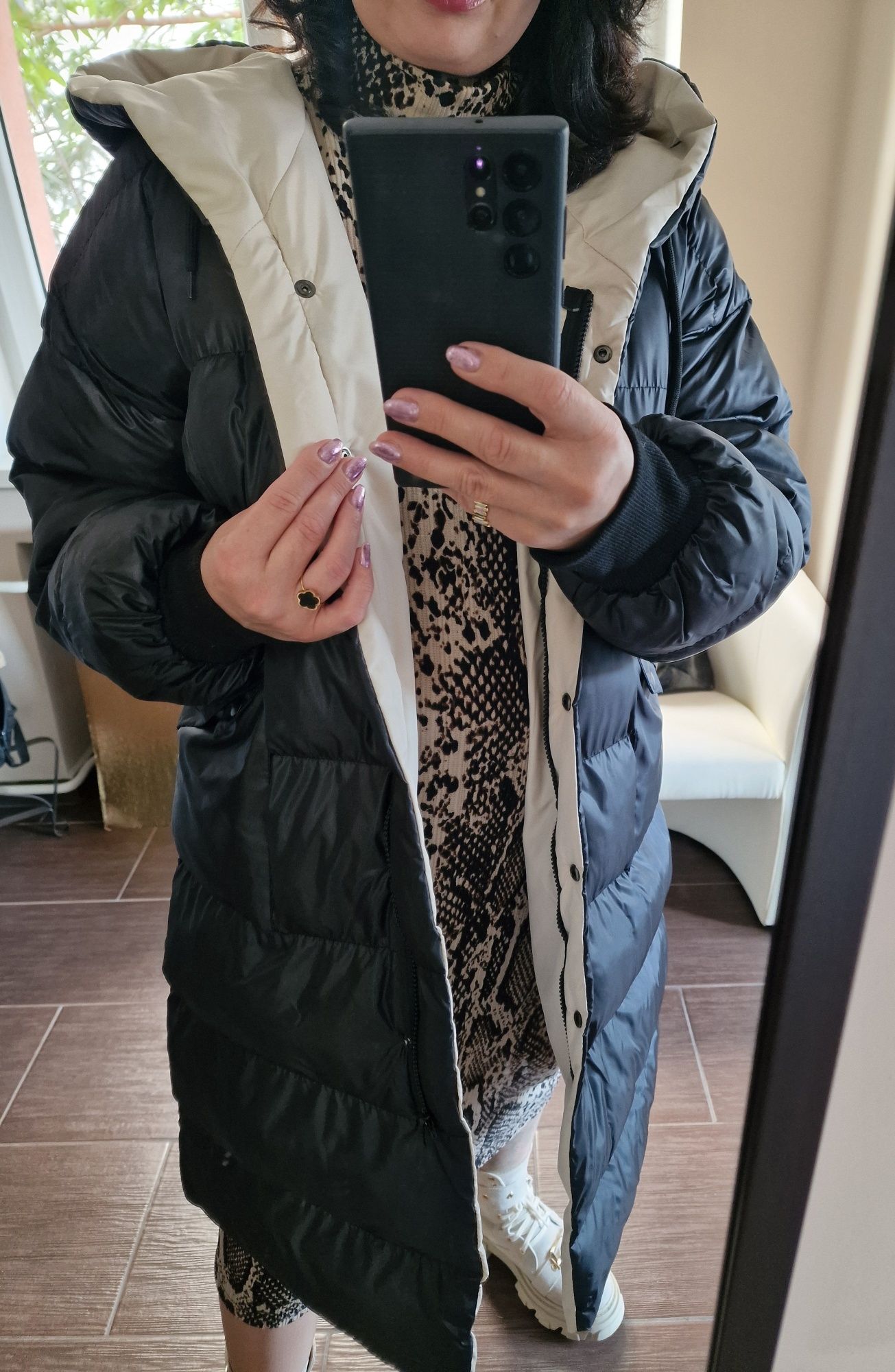 Długa pikowana kurtka zimowa damska.