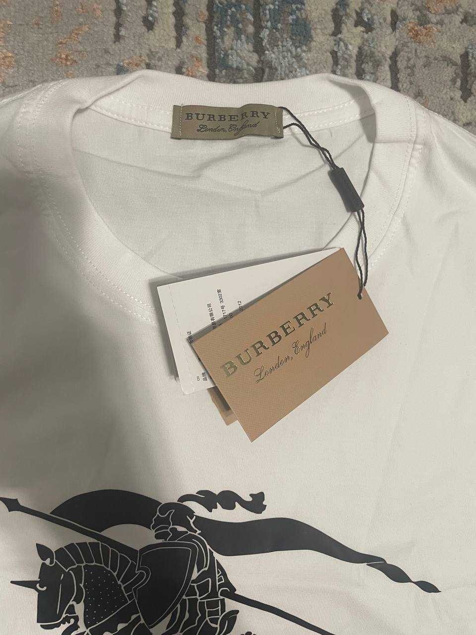 Футболка Burberry limited edition біла (розмір L)