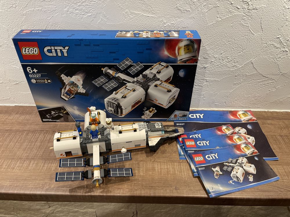 LEGO City 60227 klocki Stacja kosmiczna na Księżycu