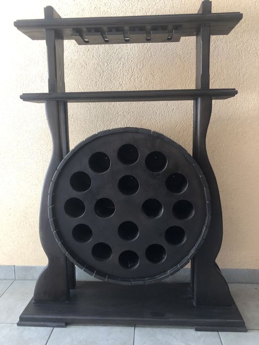 Декоративна бочка під бутилки