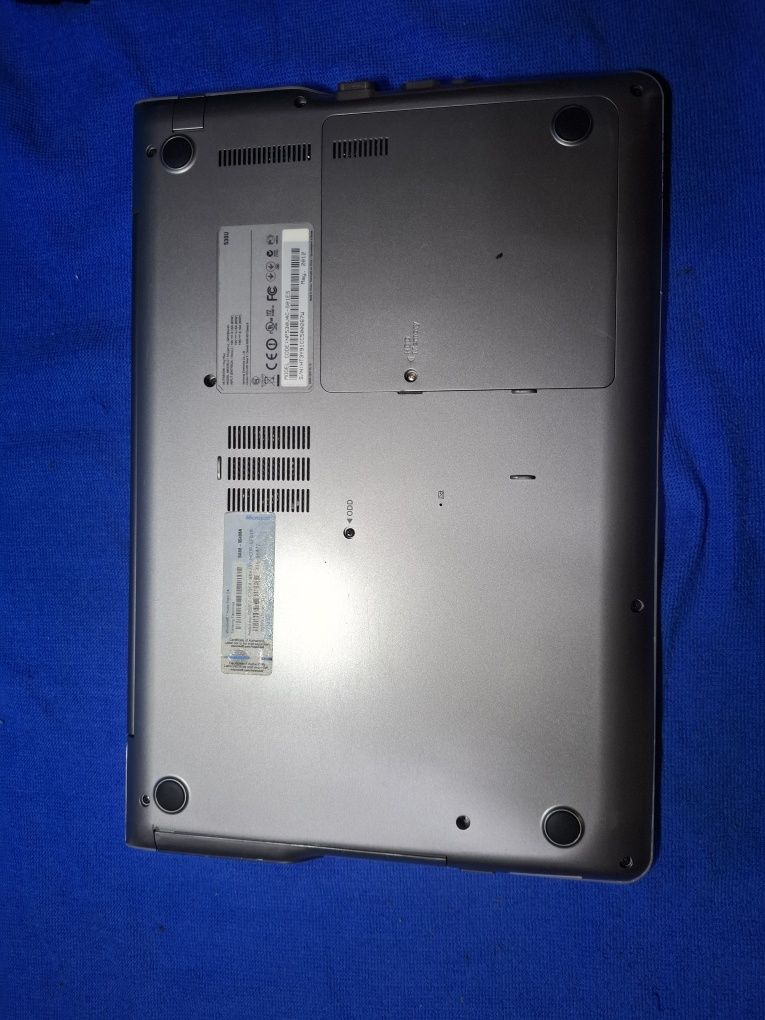 Samsung series 5 ultra corei5 8gbram 240ssd windows 11