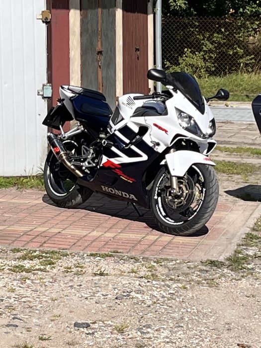 Motocykl Honda CBR 600 f4i sport PC35