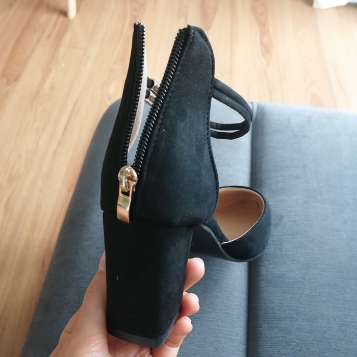Czółenka buty sandały 38 nowe czarne pasek perełki