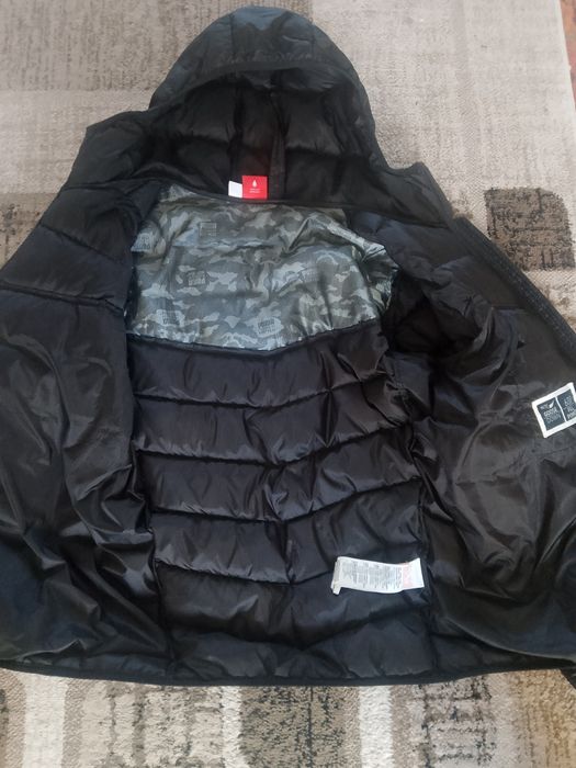 Пуховик фирма Puma.