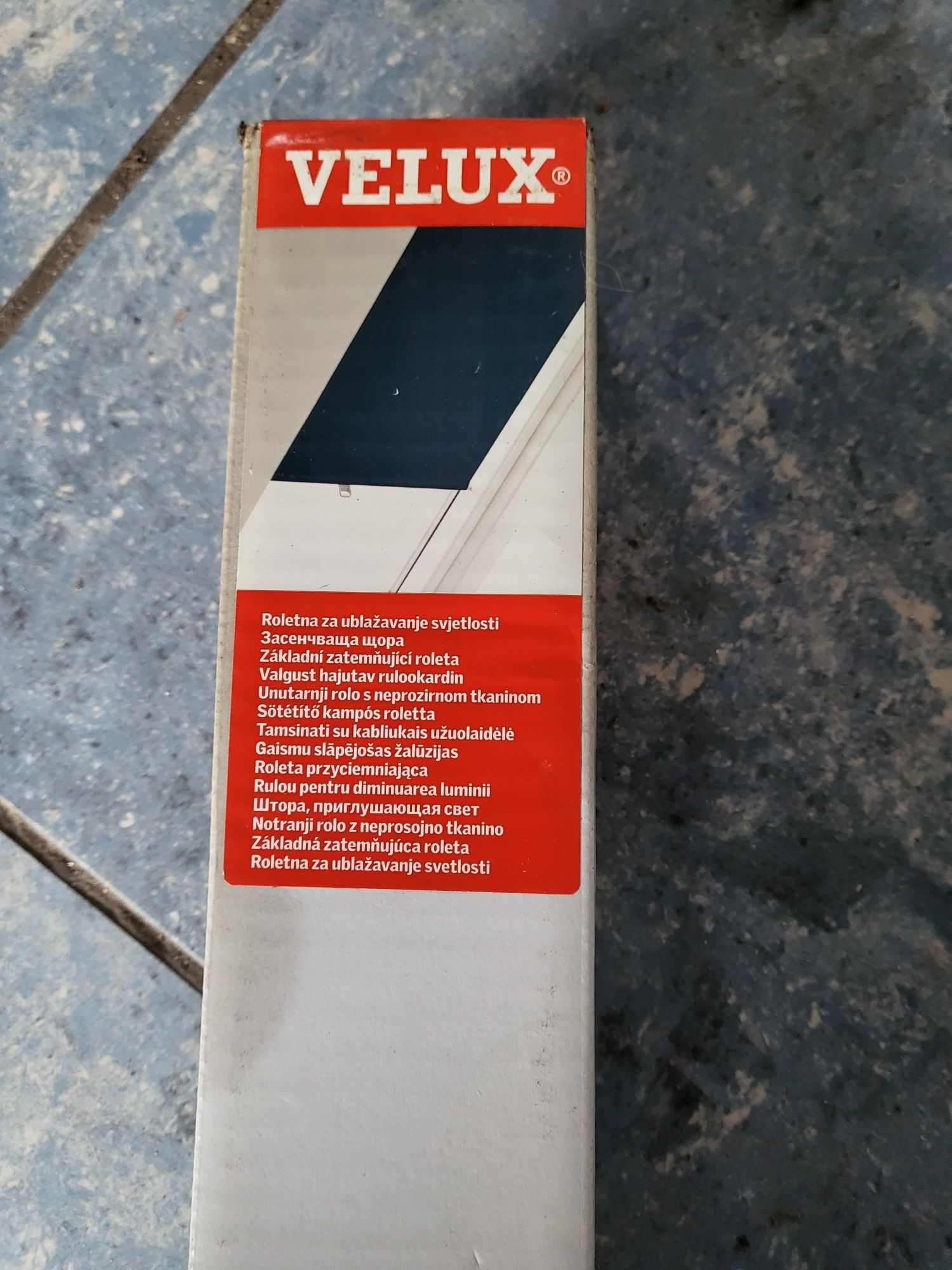 Roleta przyciemniająca VELUX