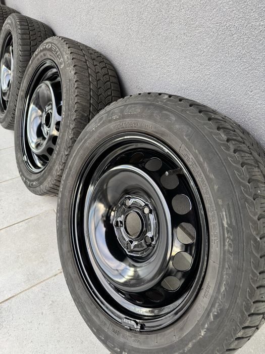 Opony wielosezonowe z felgami 205/50/16 5x112 super stan