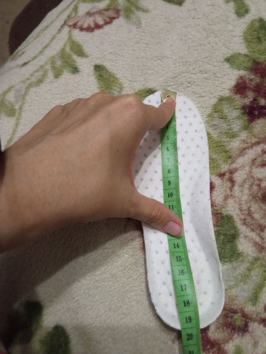 Срочно продам Детские тканевые кроссовки under armour hovr