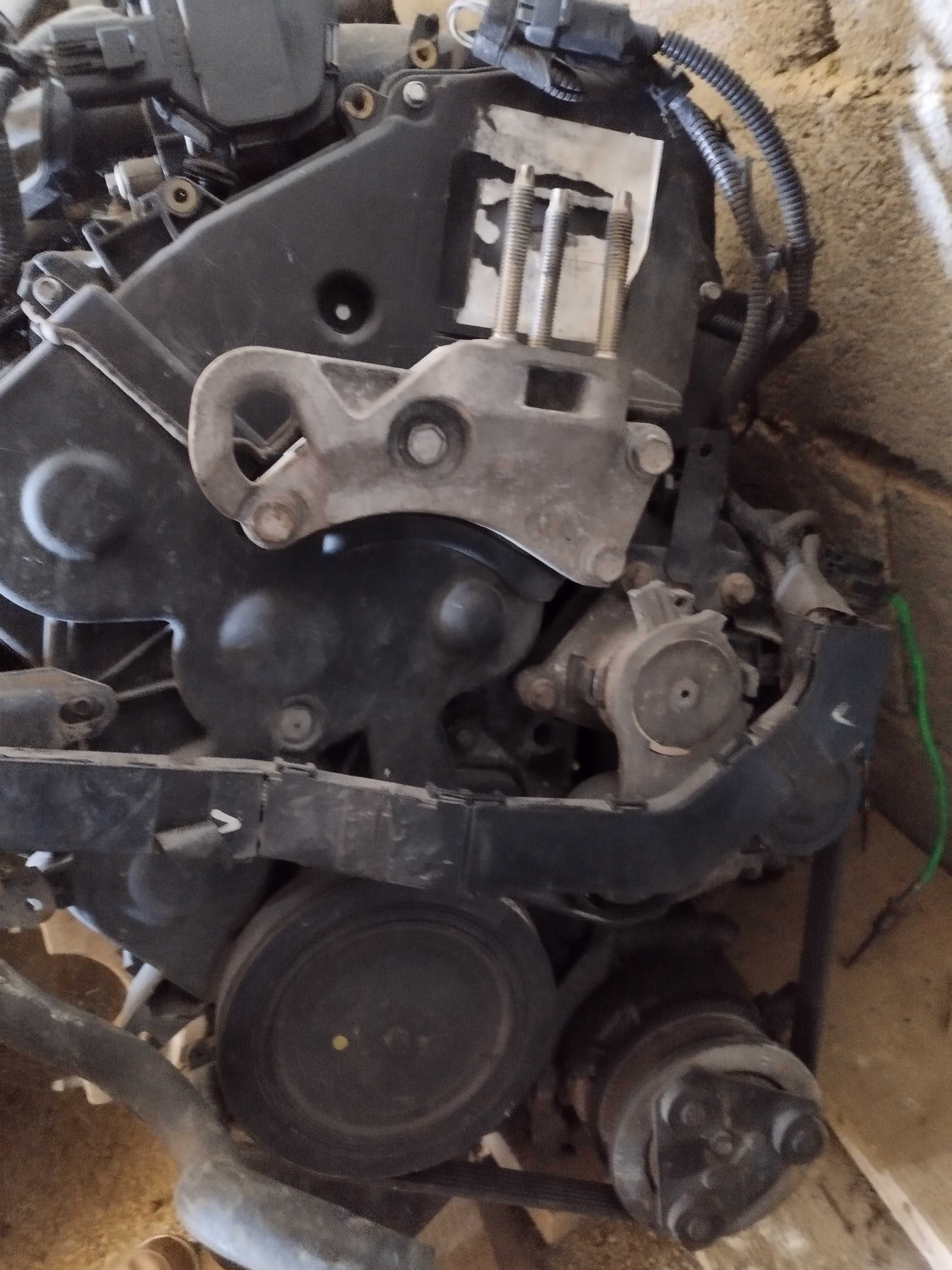 Motor Peugeot - Ford impecável