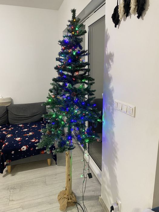 Sztuczna choinka na pniu 180cm + lampki