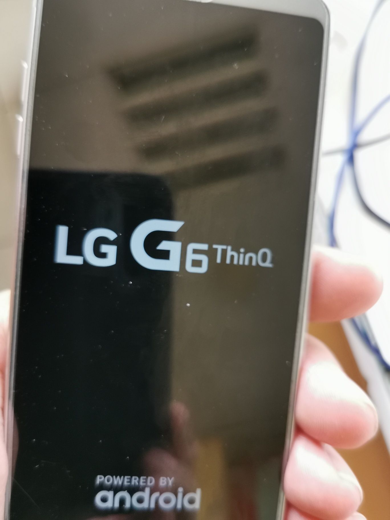 Sprzedam smartfon LG G6 thinq