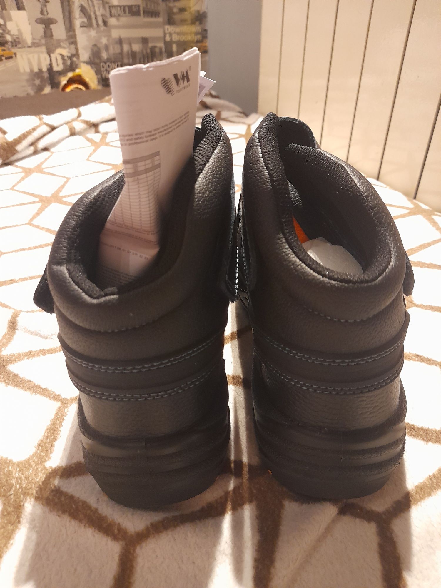 Buty robocze/ spawalnicze z blachą Hardheel r.44