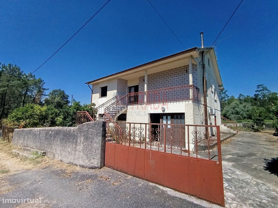 Moradia individual T4 à venda em Freiriz - Vila Verde
