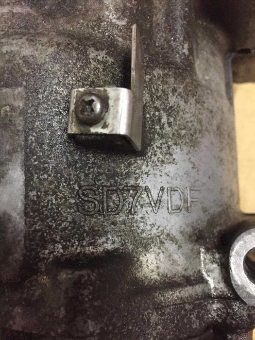 Компресор кондиціонера 1,6 HDI Citroen Peugeot B9 3008, 5008 С3 С4