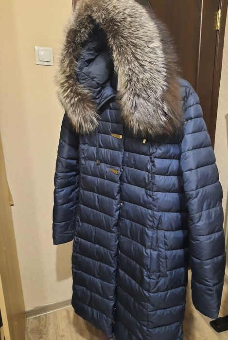 Продам пуховик с мехом чернобурки