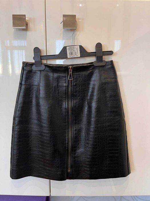 Шкіряна спідниця Stradivarius, XS